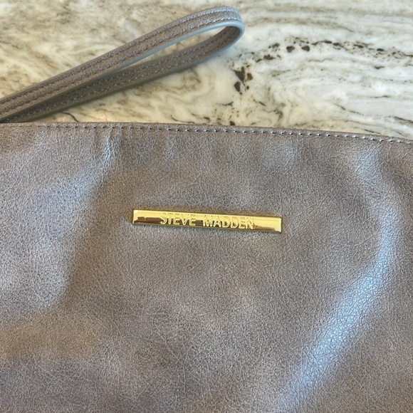STEVE MADDEN Cosmetic/ Travel Bag/ Zipper/Linned - Picture 2 of 8